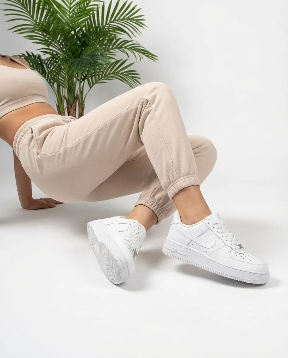 Retro Heritage Low-Top Sneakers - Image 1